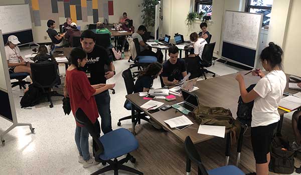 splcfull students in tutoring center